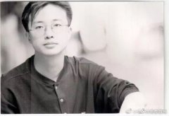 沈庆电动车车祸现场图片，骑电动车撞护栏上了
