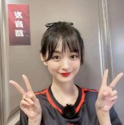 何泓姗和何鸿燊什么关系？何泓姗家里好有钱