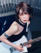 刘恋纹身含义，刘恋粉丝ppt是什么意思？