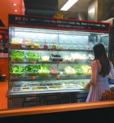 夏天以热制热是什么意思？是指的吃热腾腾的食物来排汗解热