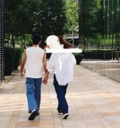 井柏然是同性是真的吗？假的，他有多任女朋友！