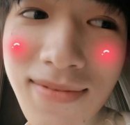 眼神中透露着清澈的愚蠢什么意思？是鉴别大学生的一种方式