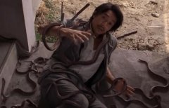 周星驰为什么一夜之间白了头？变白过程和原因解读