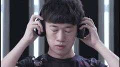 小虎三件套是那场比赛？表情包