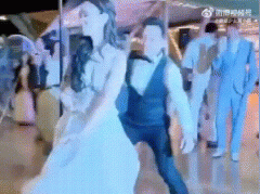 卢靖姗第一任丈夫是谁？她是几国混血