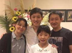 张本智和的父母叫什么名字？他教练是中国人吗