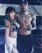 内马尔女友是中国人吗？内马尔女友名字大全