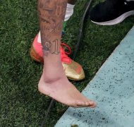 内马尔伤势如何？内马尔伤势最重的一次，脚踝90度扭伤画面