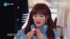 孔雪儿吃鱼子酱事件，孔雪儿吃鱼子酱错了吗？