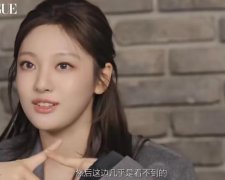 宁艺卓右眼为什么看不到东西？她眼睛什么病