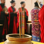 闰二月龙抬头也两次吗？闰二月龙抬头以哪个为准