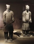 兵马俑手中兵器去哪里了？三种说法