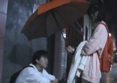 像淋雨的花火是什么歌？歌词