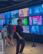 法老怎么了，为什么宣布退圈？一次恋爱引发的巨震