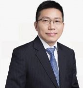 裘慧明和解环宇的关系，事业上的合作伙伴