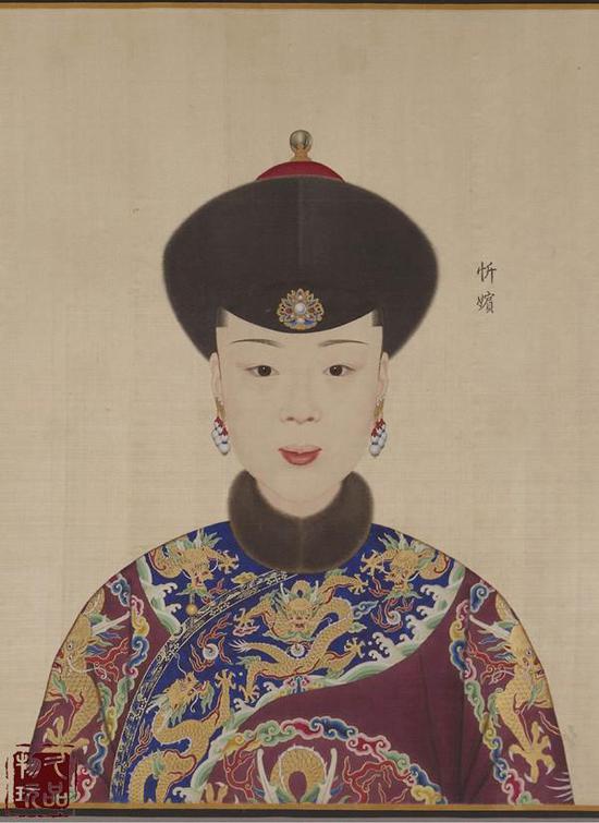乾隆与他的十一位妃子肖像！