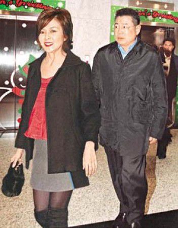 女神暗黑史曝光：关之琳下体被塞球萧蔷当小三