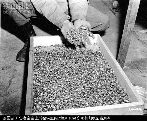 二战集中营惨烈黑镜头:纳粹血腥屠杀犹太人(组图)