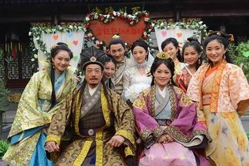 古代一夫二妻死后是怎么合葬的？古代一夫多妻是怎么睡觉的