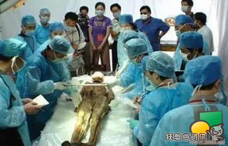 千年古墓的蓝色骸骨之谜,千年古墓竟然挖出活女尸
