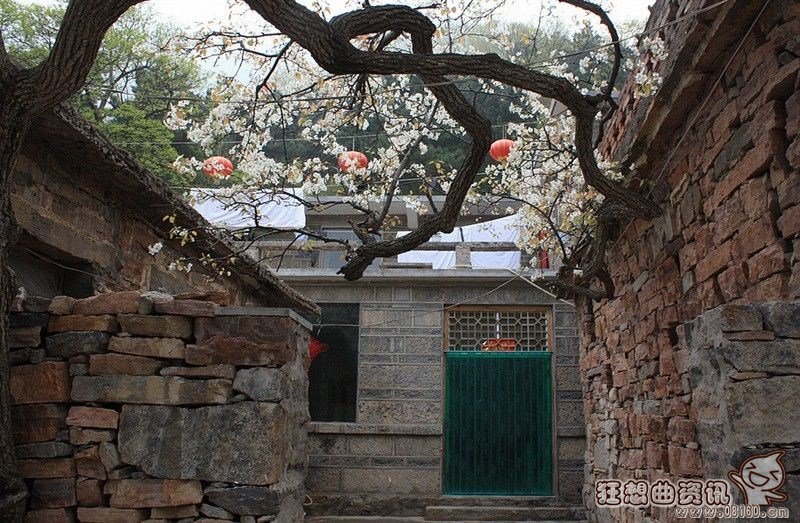 地球上最恐怖的悬崖峭壁图片,落户悬崖峭壁上的村庄