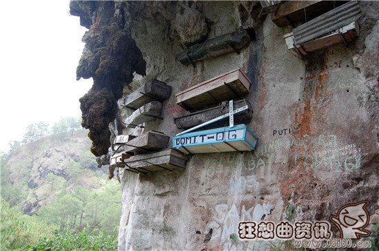 中国在悬崖峭壁上的墓穴图,墓穴风水的看法