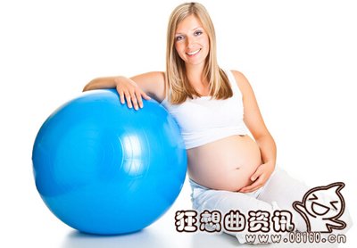 俄女子挺孕肚练瑜伽图,孕妇锻炼的最佳时间是什么时候