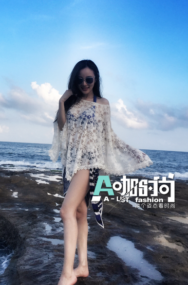 热浪来袭泳装当道 众女星谁更波涛“胸”涌？