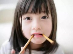 桥本环奈小时候照片图，她的表情包好可爱组图