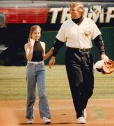 特朗普大女儿身材照片，他还有个二女儿也是大美女