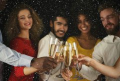 用香槟喷人代表什么，香槟代表什么象征意义？