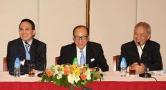 霍建宁为什么一直打工不自己创业，他现在退休了吗？