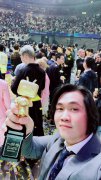 怕上火暴王老菊是什么学校毕业的，他为什么叫董事长、世界男？