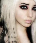 唇钉收费一般多少钱，唇钉不带了洞会自己愈合吗？