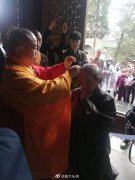 蔡志忠一天只吃一顿饭是真的吗，他为什么出家少林寺？