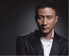 胡军满族姓什么，他是满族镶黄旗吗？
