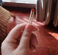 小火柴是什么意思？卖火柴是什么梗？