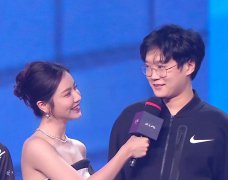 美娜秦奋2小时16分是什么梗？美娜为什么叫小姨妈