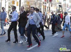 外国男穿高跟鞋跳舞视频，穿高跟鞋有什么技巧吗？