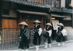 日本和尚为何饮酒吃肉娶妻生子？日本和尚为什么很富有？