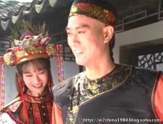 郑少秋和赵雅芝接吻照组图，赵雅芝曾与黄元申偷情被暴打