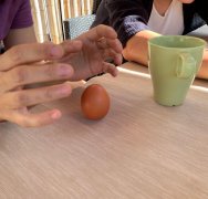 立鸡蛋驱鬼魂是真的么，竖鸡蛋叫魂什么原理？