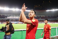 冯潇霆吐槽大会穿的什么鞋？冯潇霆说的许老板是许家印吗