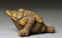 金蟾摆放的方法及禁忌解读，金蟾只有三条腿的原因揭秘