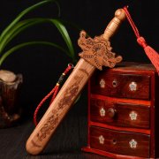 桃木剑适合哪些人放家里？桃木剑为什么能辟邪但是不能送人？