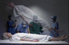 人刚死会听见家人哭吗？人死后鬼魂会不会跟着亲人