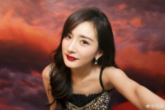 杨幂属于什么类型鼻子是小翘鼻吗？她鼻子是不是整的
