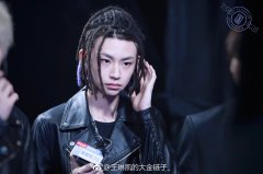 脏辫是不是就不用洗头了，脏辫怎么弄的是接上去的吗？