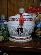 米缸选什么颜色招财，大米放哪里旺家里风水？