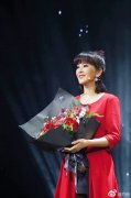 方琼现在主持什么节目，方琼老公杨洋离过婚吗？